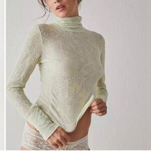 New Free People You & I Turtleneck Long Sleeve Top- Green